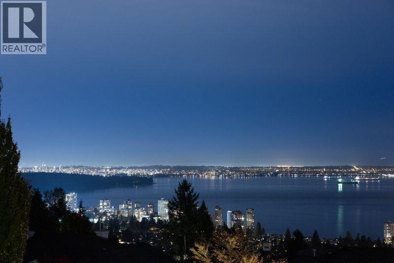 2353 ORCHARD LANE, West Vancouver