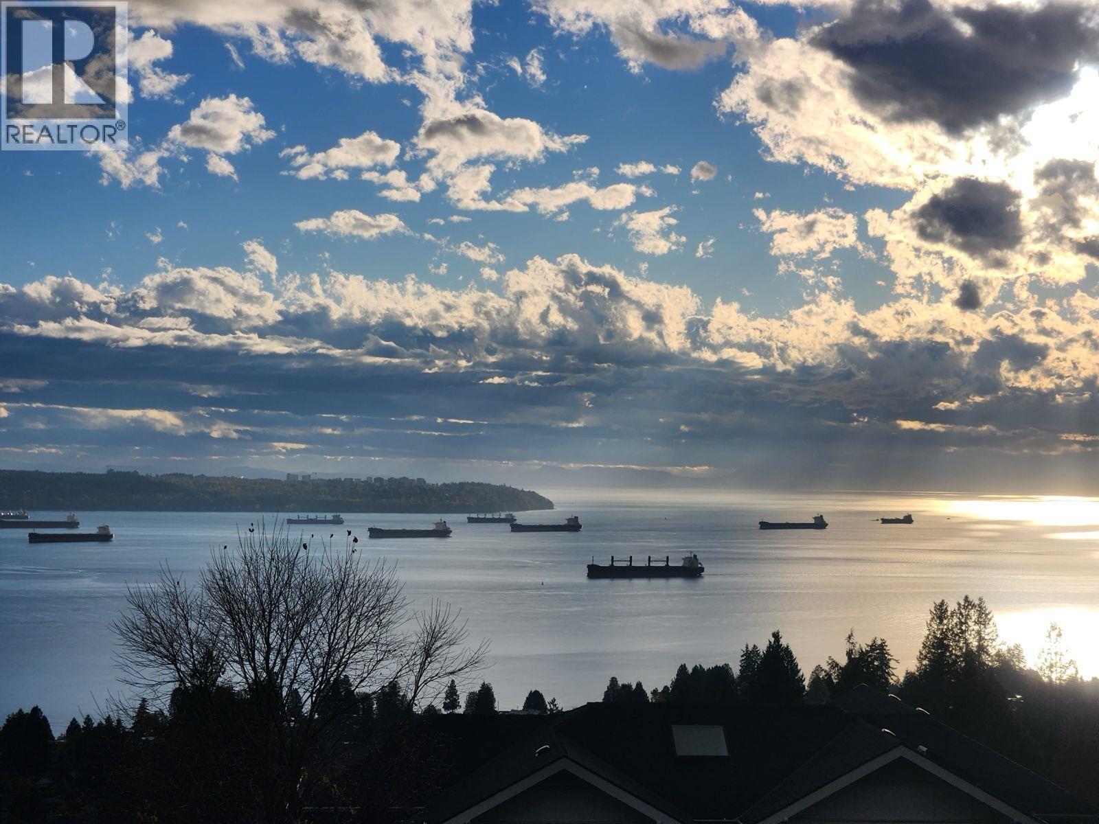 2353 ORCHARD LANE, West Vancouver