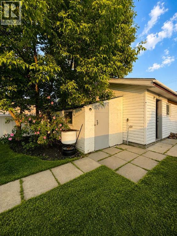 2119 23 Ave Close - 28