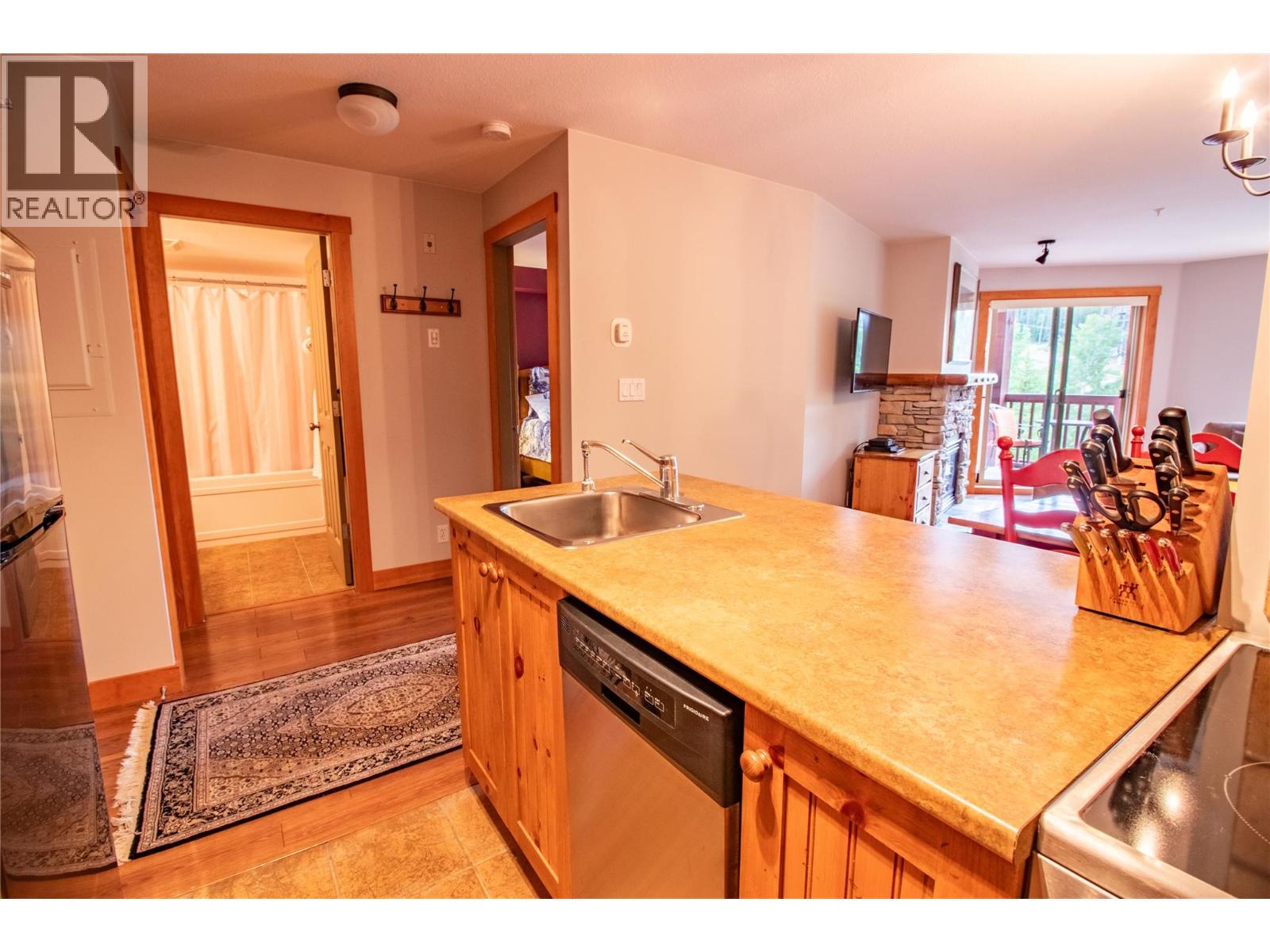 #309 2080 Summit Drive - 5