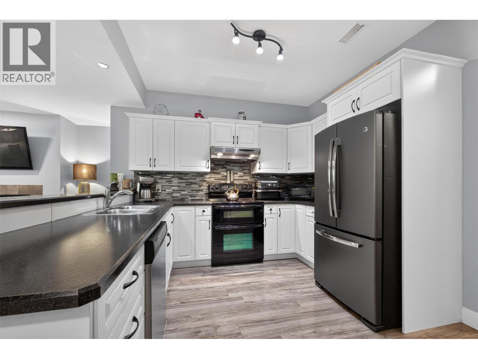 4588 Raymer Road - 61