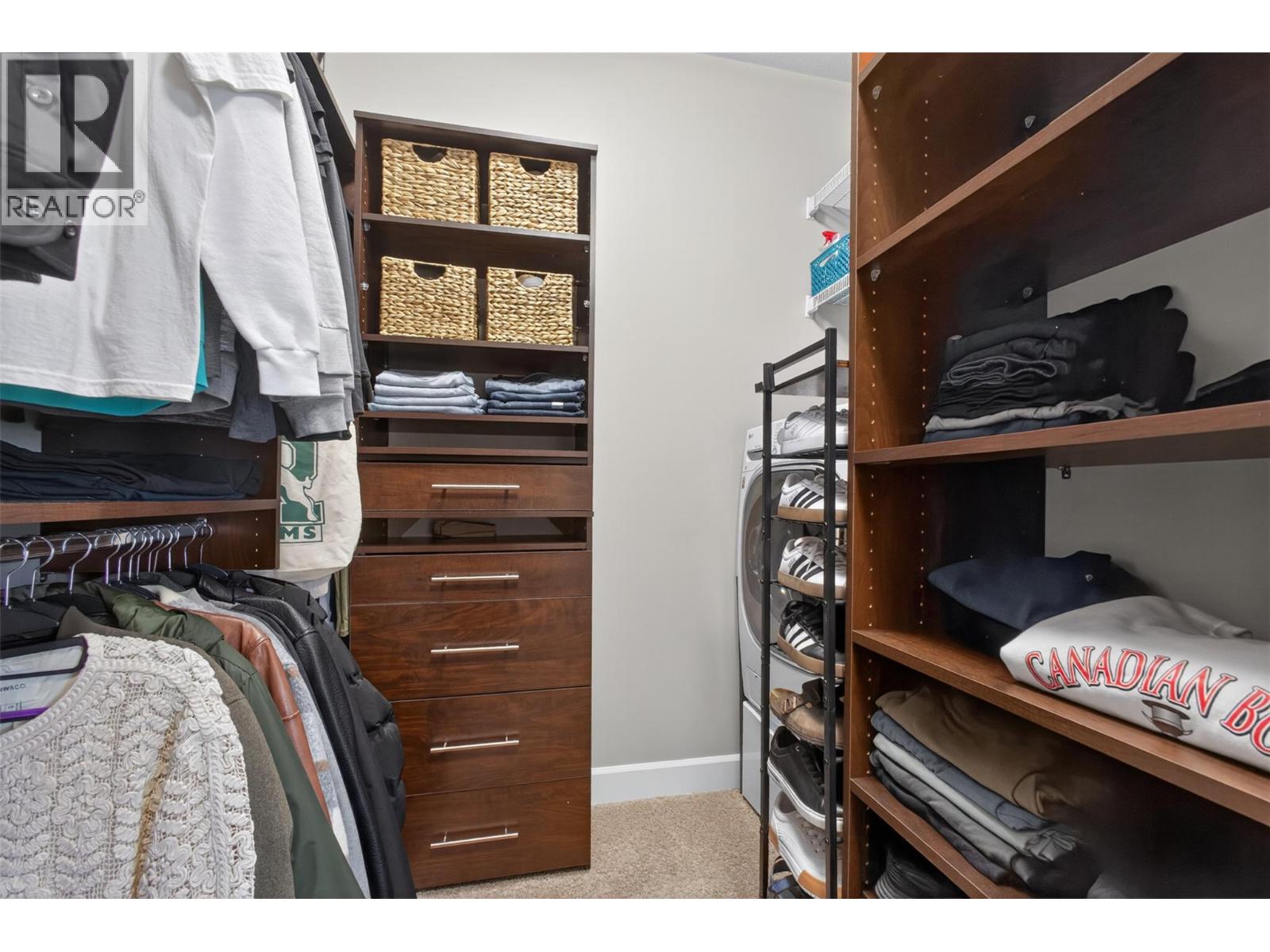 4588 Raymer Road - 26