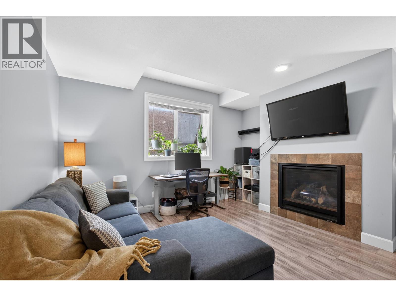 4588 Raymer Road - 58