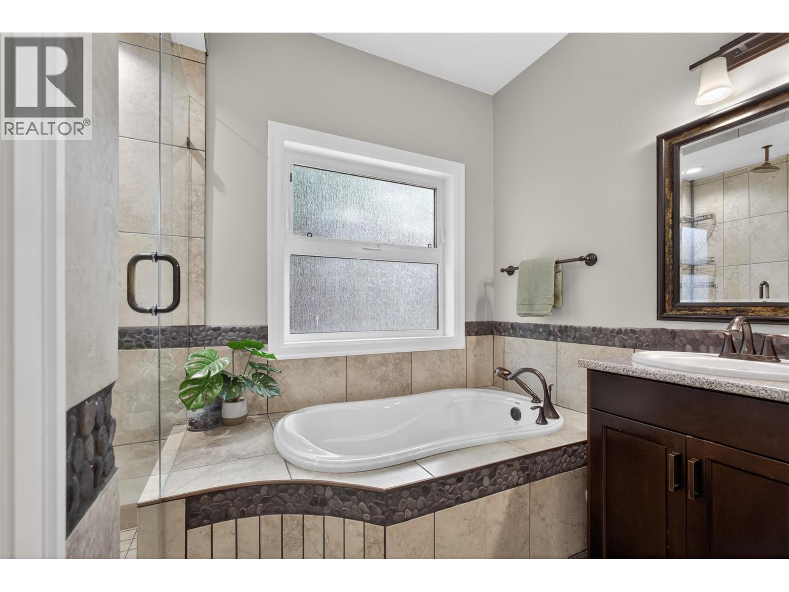 4588 Raymer Road - 22