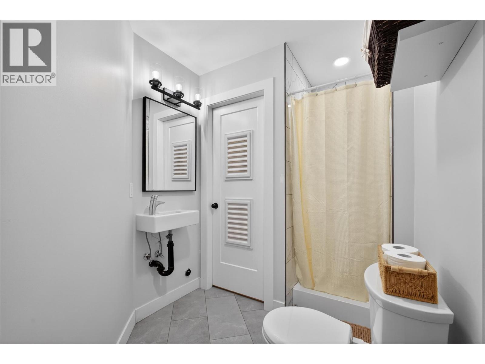 4588 Raymer Road - 50