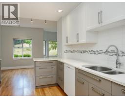 Kitchen - 98 530 Marsett Pl, Saanich, BC V8Z7J2 Photo 10