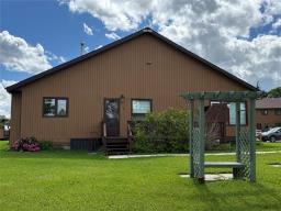 5 Middle Drive, Winnipeg Beach, MB R0C3G0 Photo 39