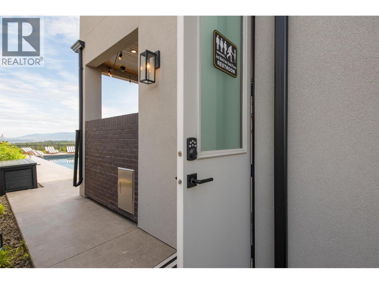  1612 Vincent Place, Kelowna