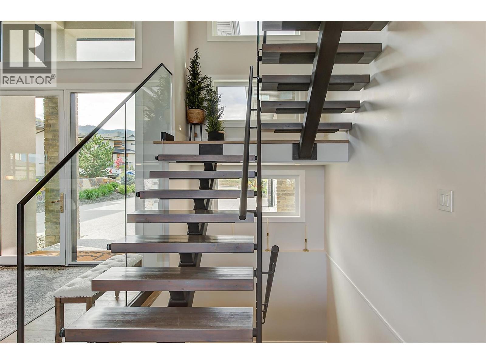  1612 Vincent Place, Kelowna