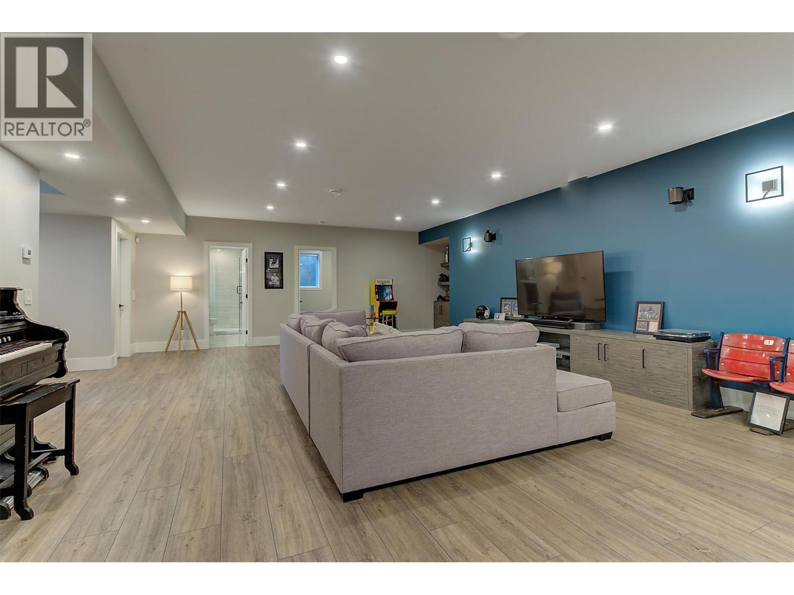  1612 Vincent Place, Kelowna