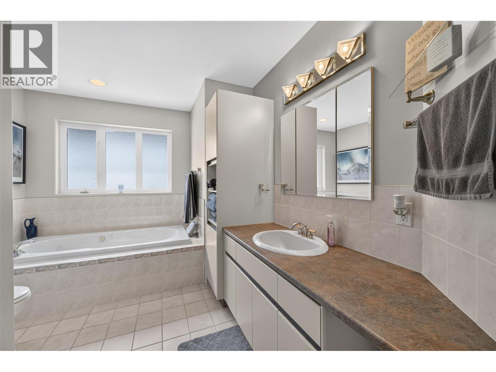 2592 Alpen Paradies Road Unit# 45, Blind Bay