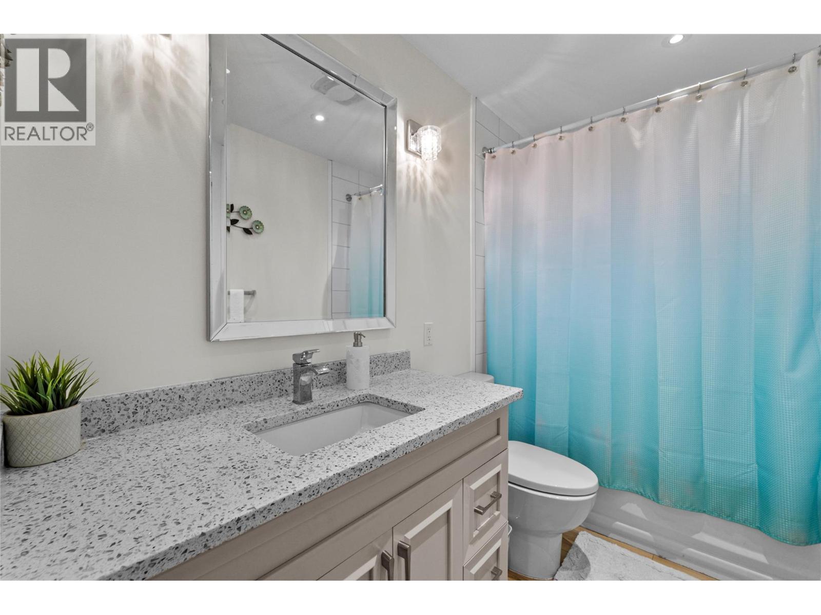 1515 ROBINSON Crescent - 12