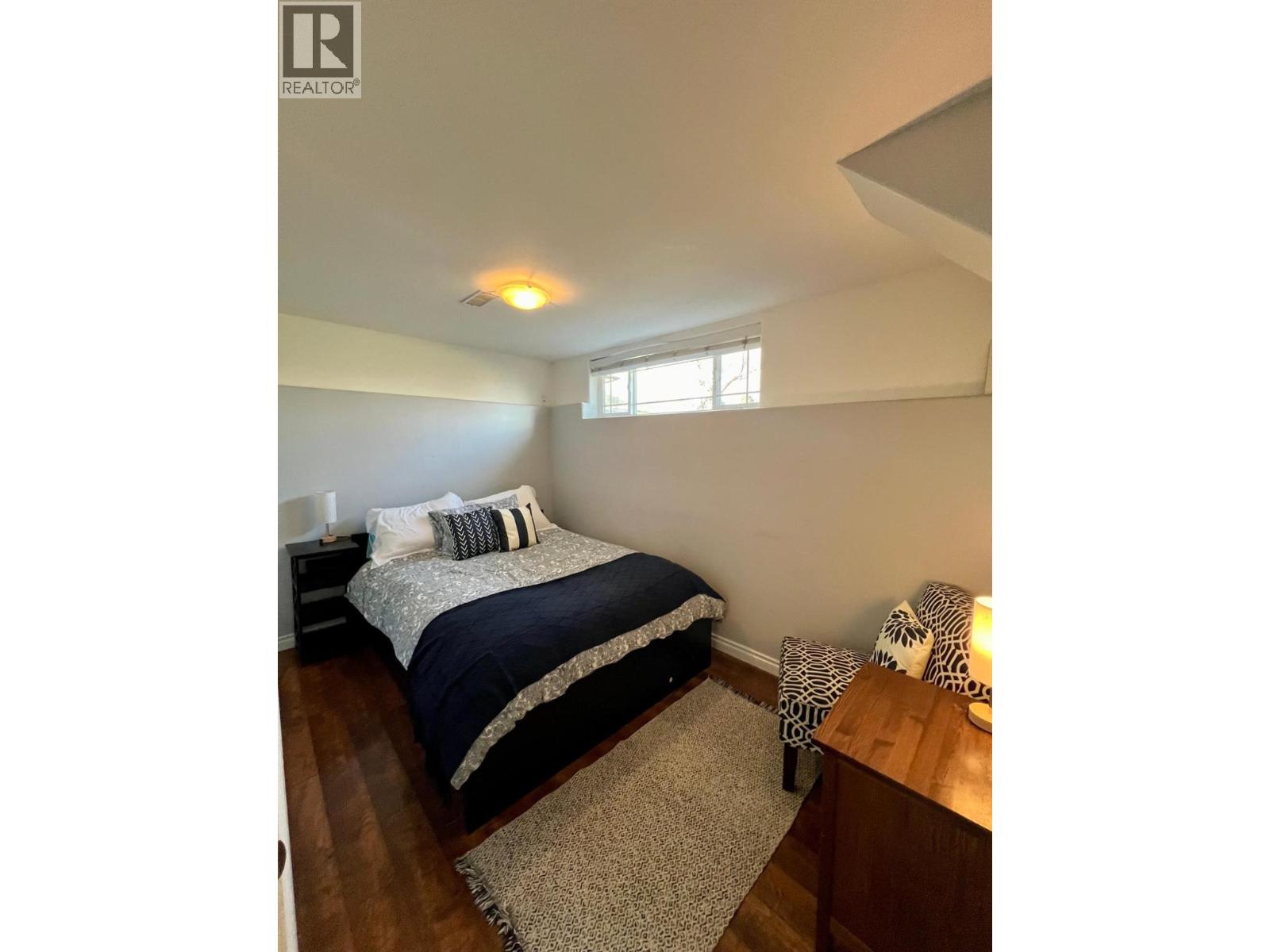 1515 ROBINSON Crescent - 14