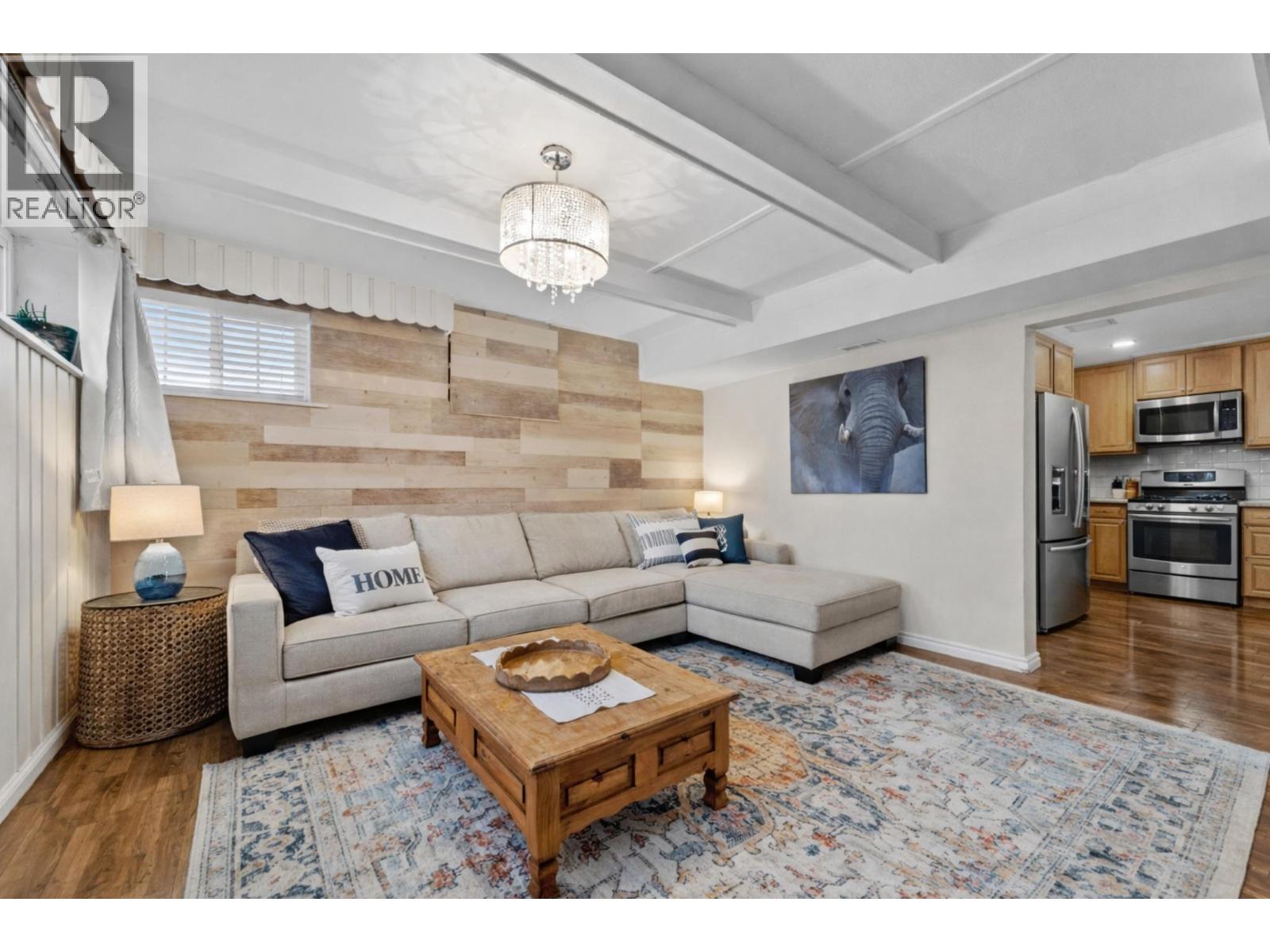 1515 ROBINSON Crescent - 22