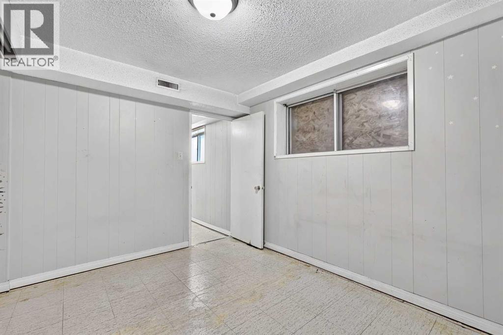 42 Huntford Close NE - 32