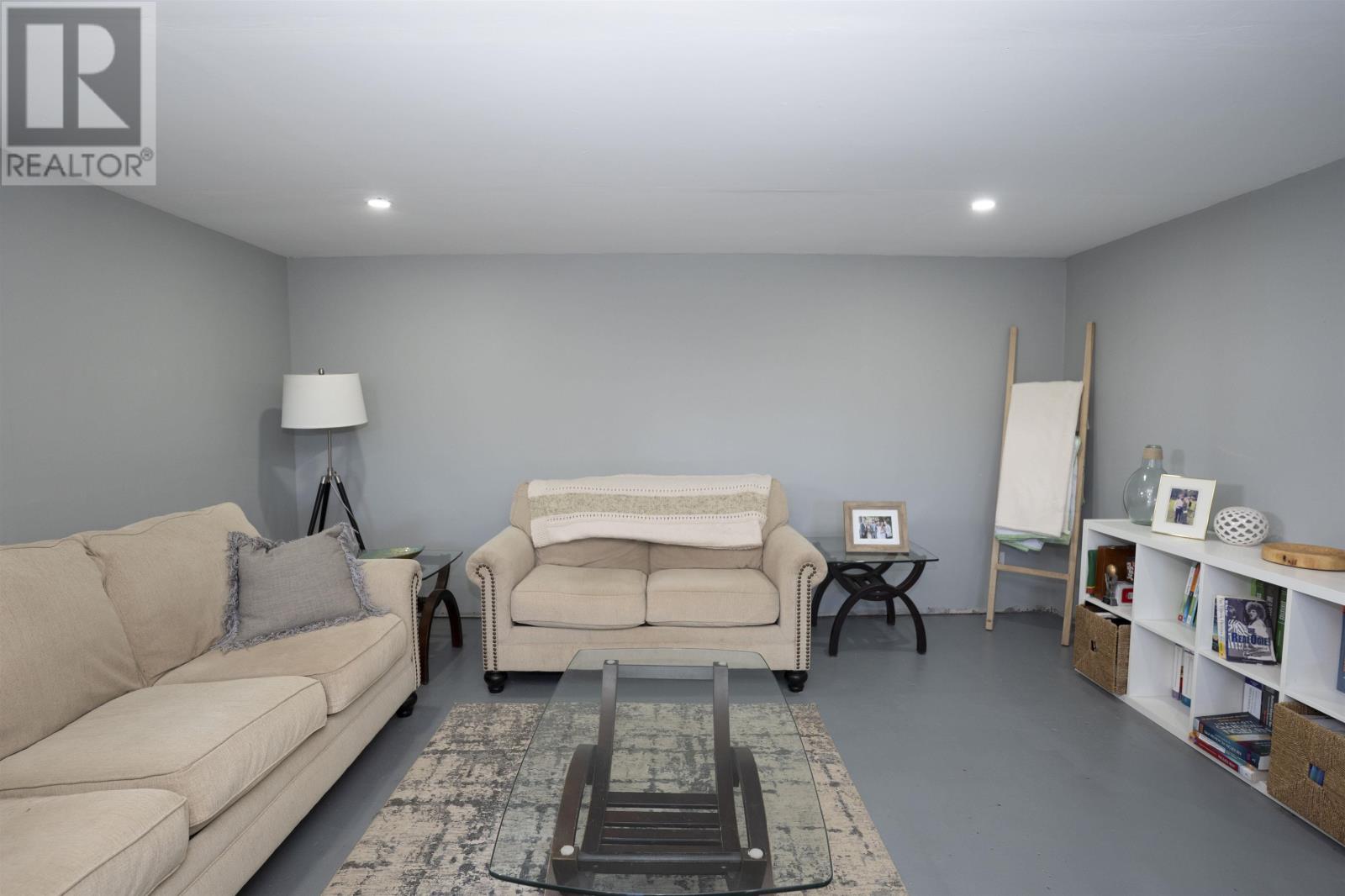 79 VERA AVE - 34