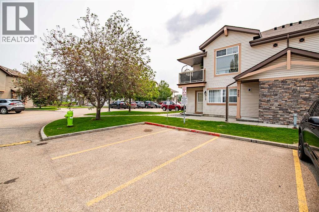 #915 31 Jamieson Avenue - 18