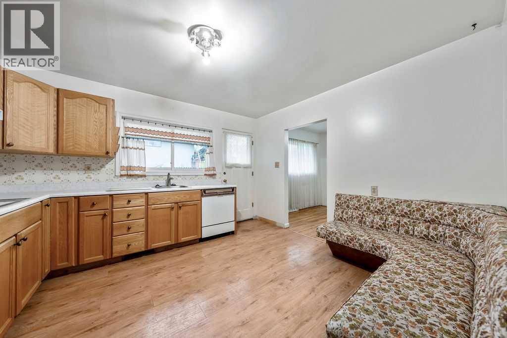 7315 5 Street SW - 9