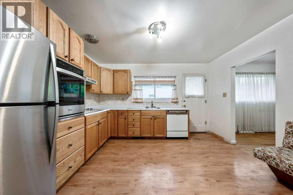 7315 5 Street SW - 8