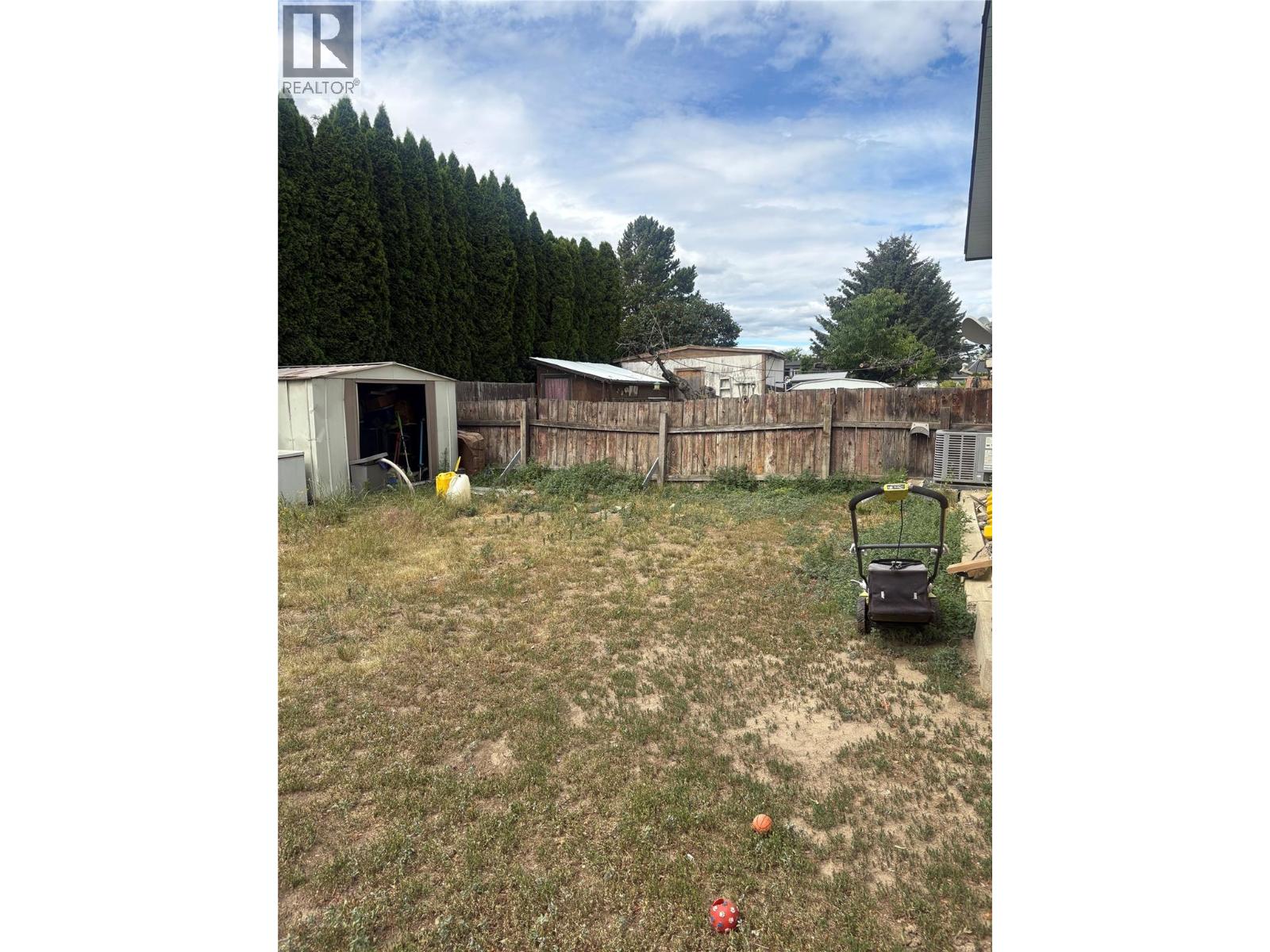 2515 EDGEMOUNT Avenue - 4