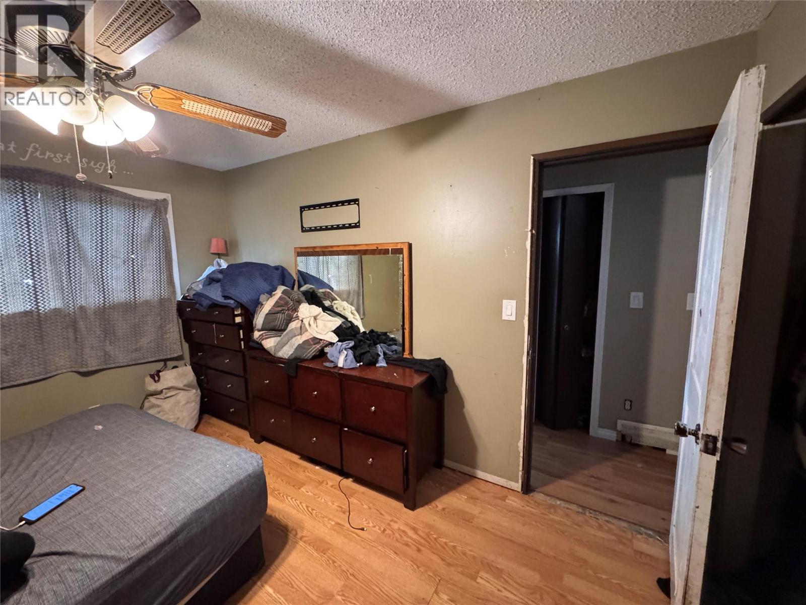 2515 EDGEMOUNT Avenue - 9