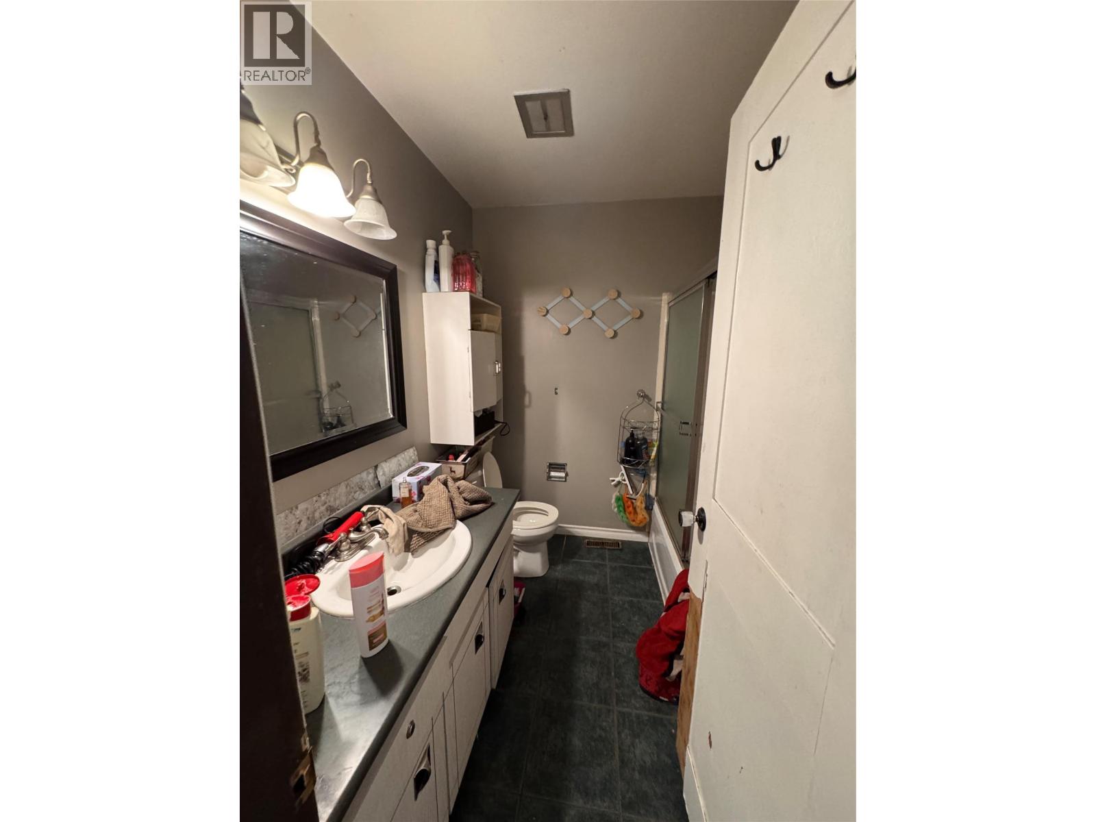 2515 EDGEMOUNT Avenue - 8