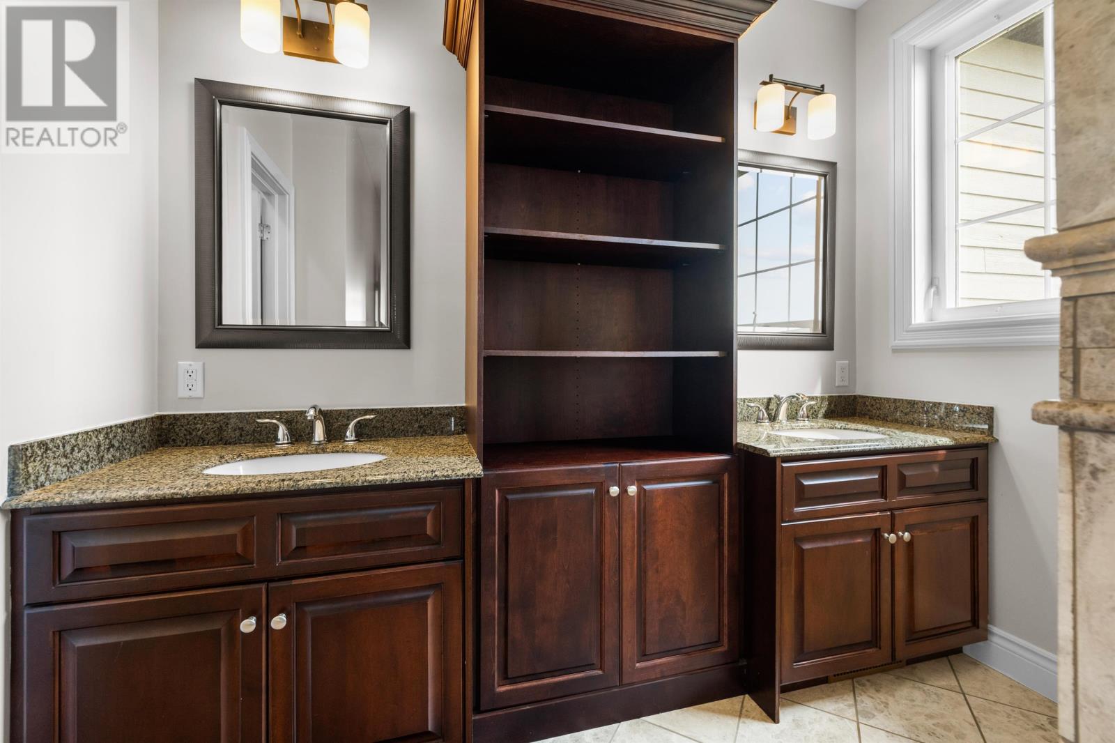 3 Stacy Lane - Image 30