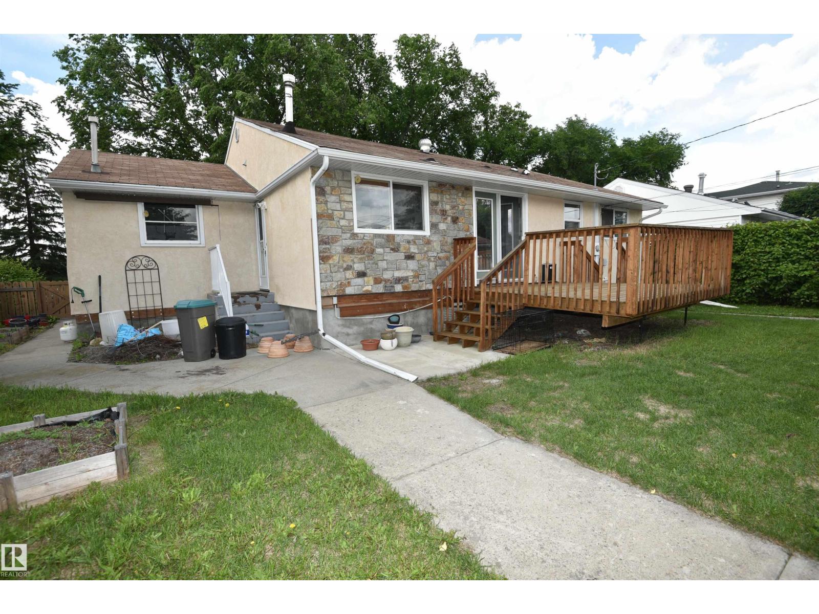 7923 94 AV NW NW — photo 16