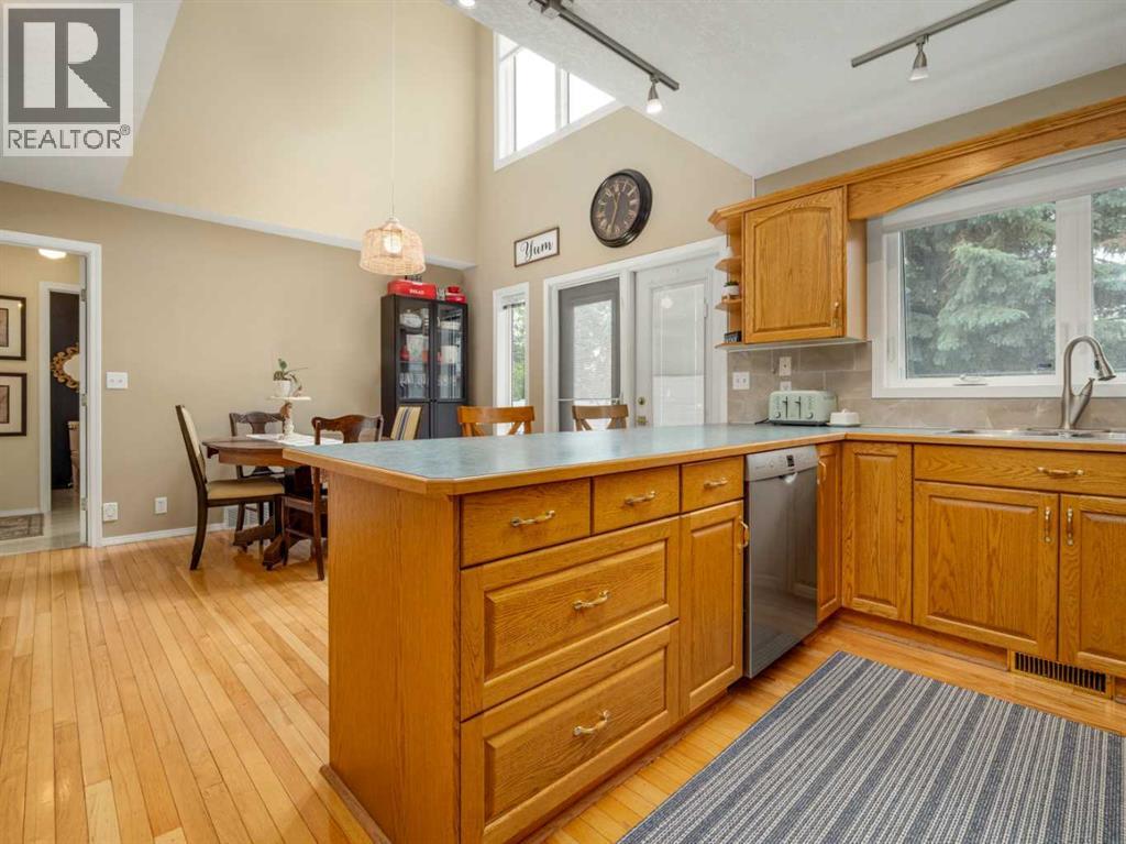 966 Lawrence Street — photo 9
