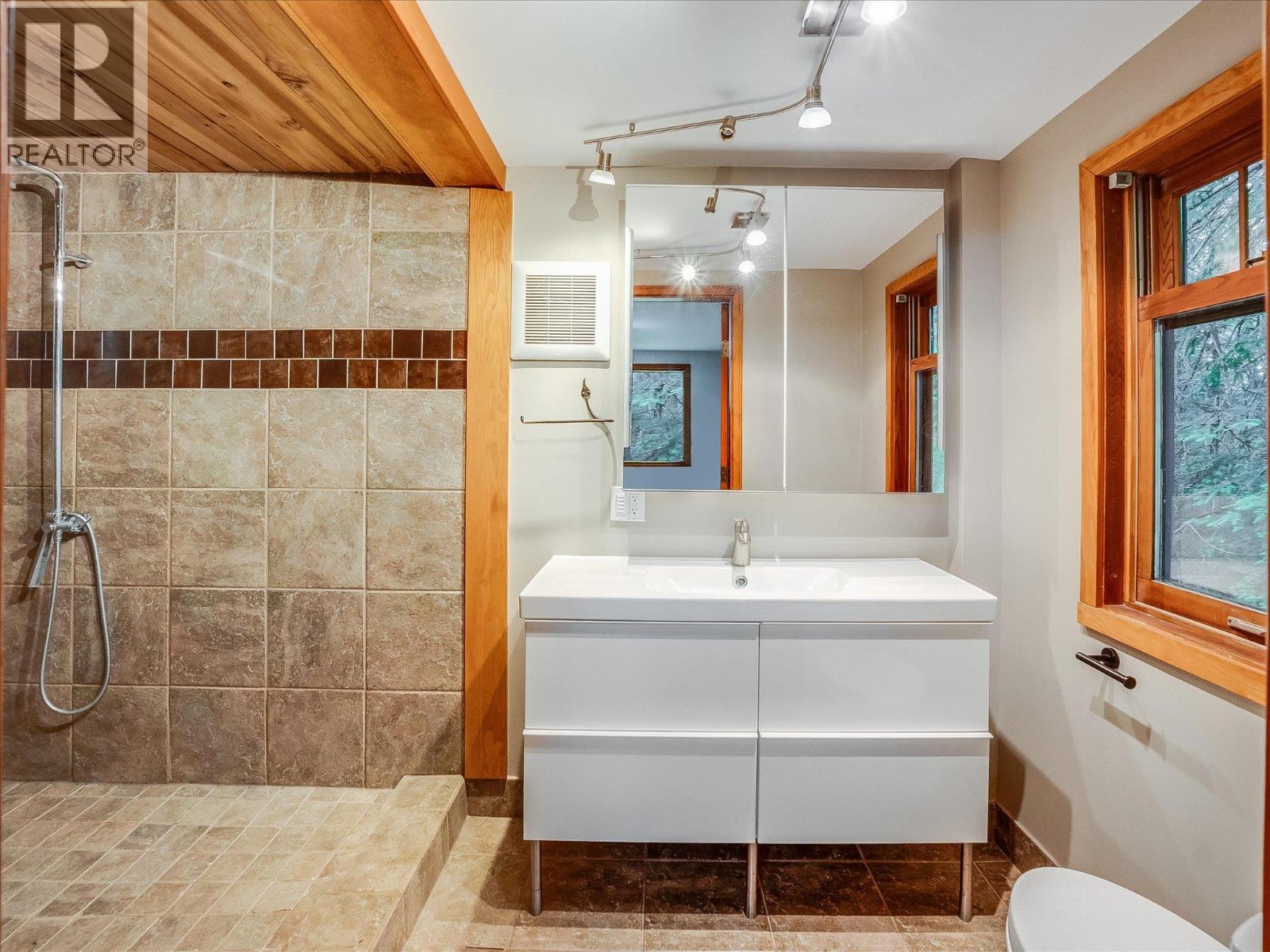 4225 3A Highway, Nelson