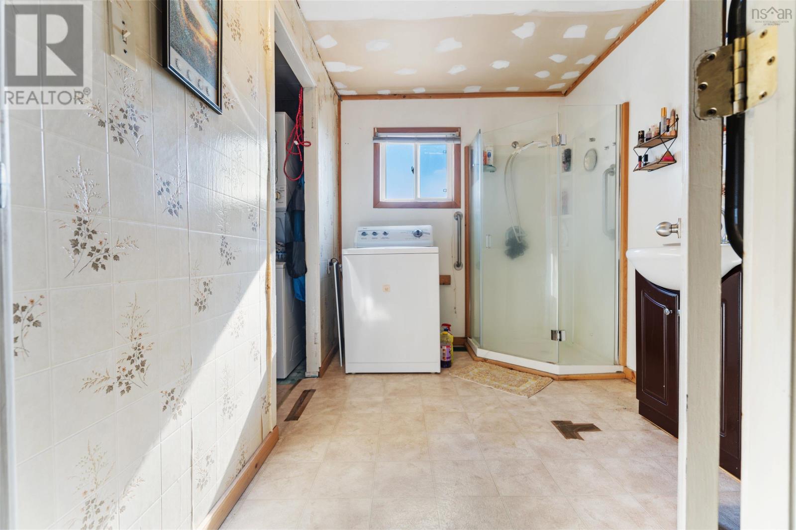 2145 316 Highway - 27