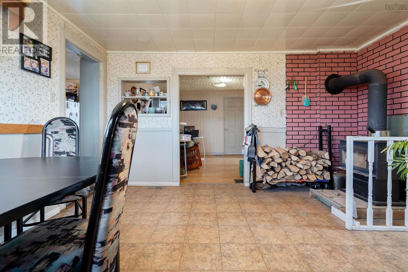 2145 316 Highway - 40