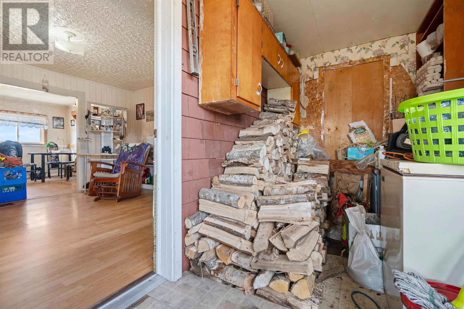2145 316 Highway - 37