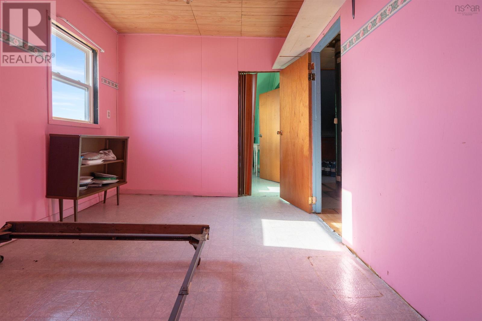 2145 316 Highway - 21
