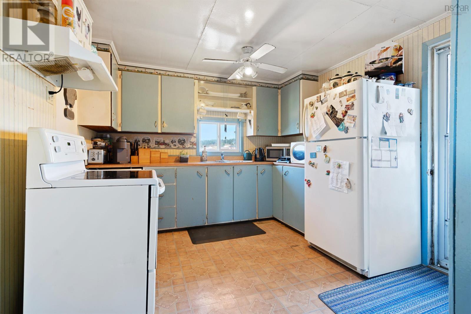 2145 316 Highway - 41