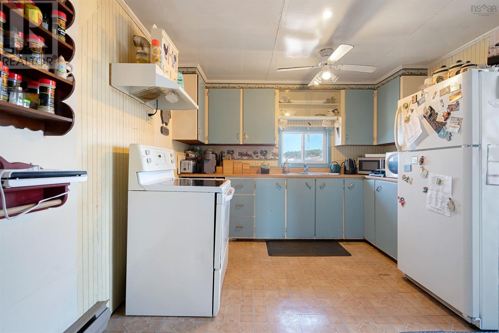 2145 316 Highway - 42