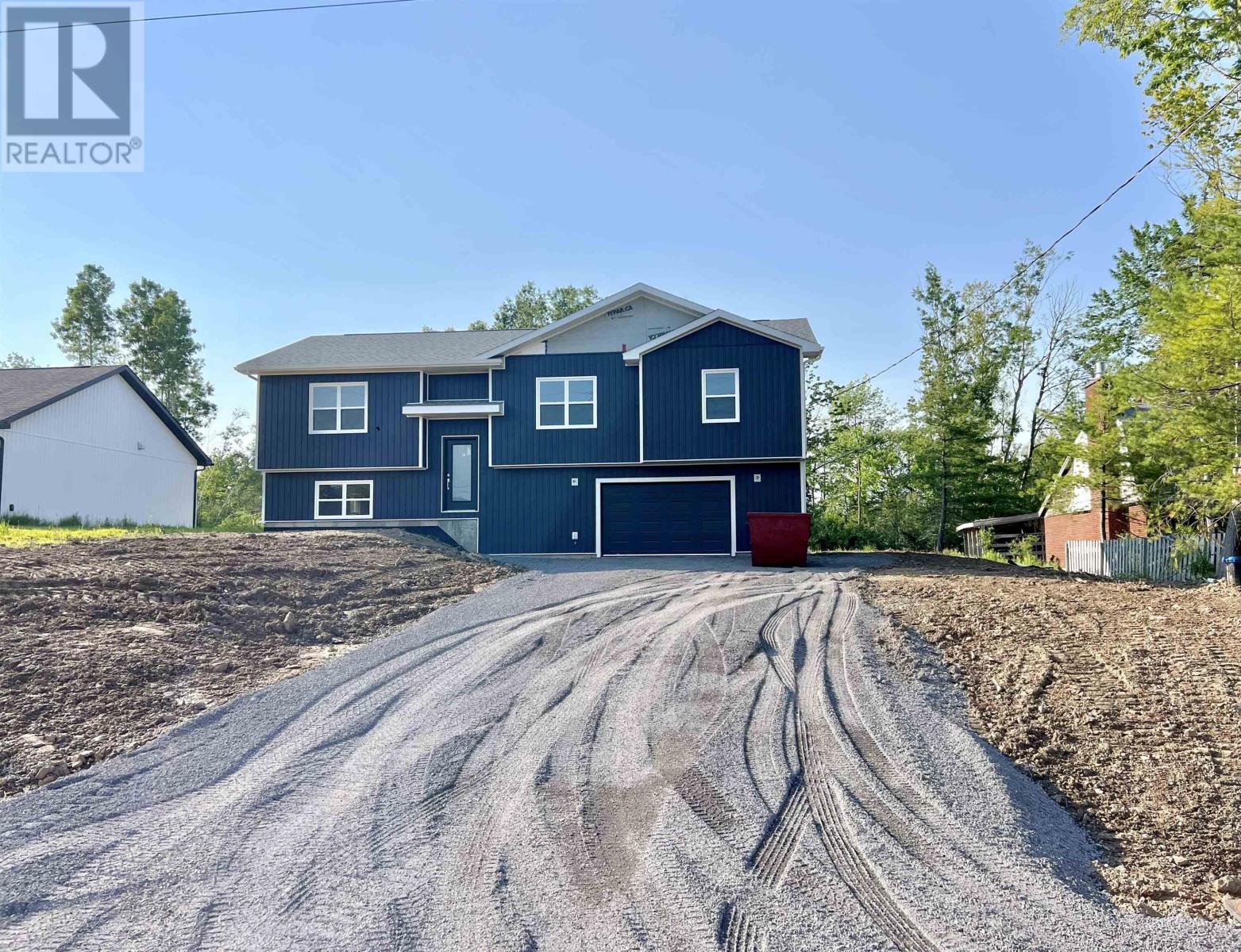 28 Centennial Drive - 18