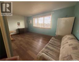 136 Center Street, Assiniboia, SK S0H0B0 Photo 13