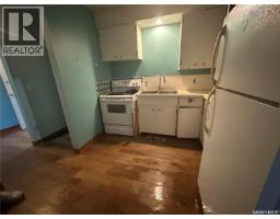136 Center Street, Assiniboia, SK S0H0B0 Photo 14