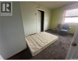 136 Center Street, Assiniboia, SK S0H0B0 Photo 15