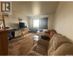 136 Center Street, Assiniboia, SK S0H0B0 Photo 18