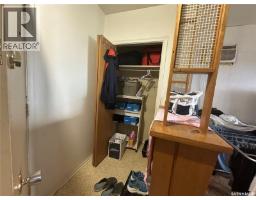 136 Center Street, Assiniboia, SK S0H0B0 Photo 20