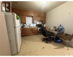136 Center Street, Assiniboia, SK S0H0B0 Photo 21
