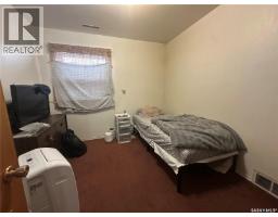 136 Center Street, Assiniboia, SK S0H0B0 Photo 22