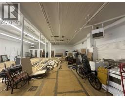 136 Center Street, Assiniboia, SK S0H0B0 Photo 6