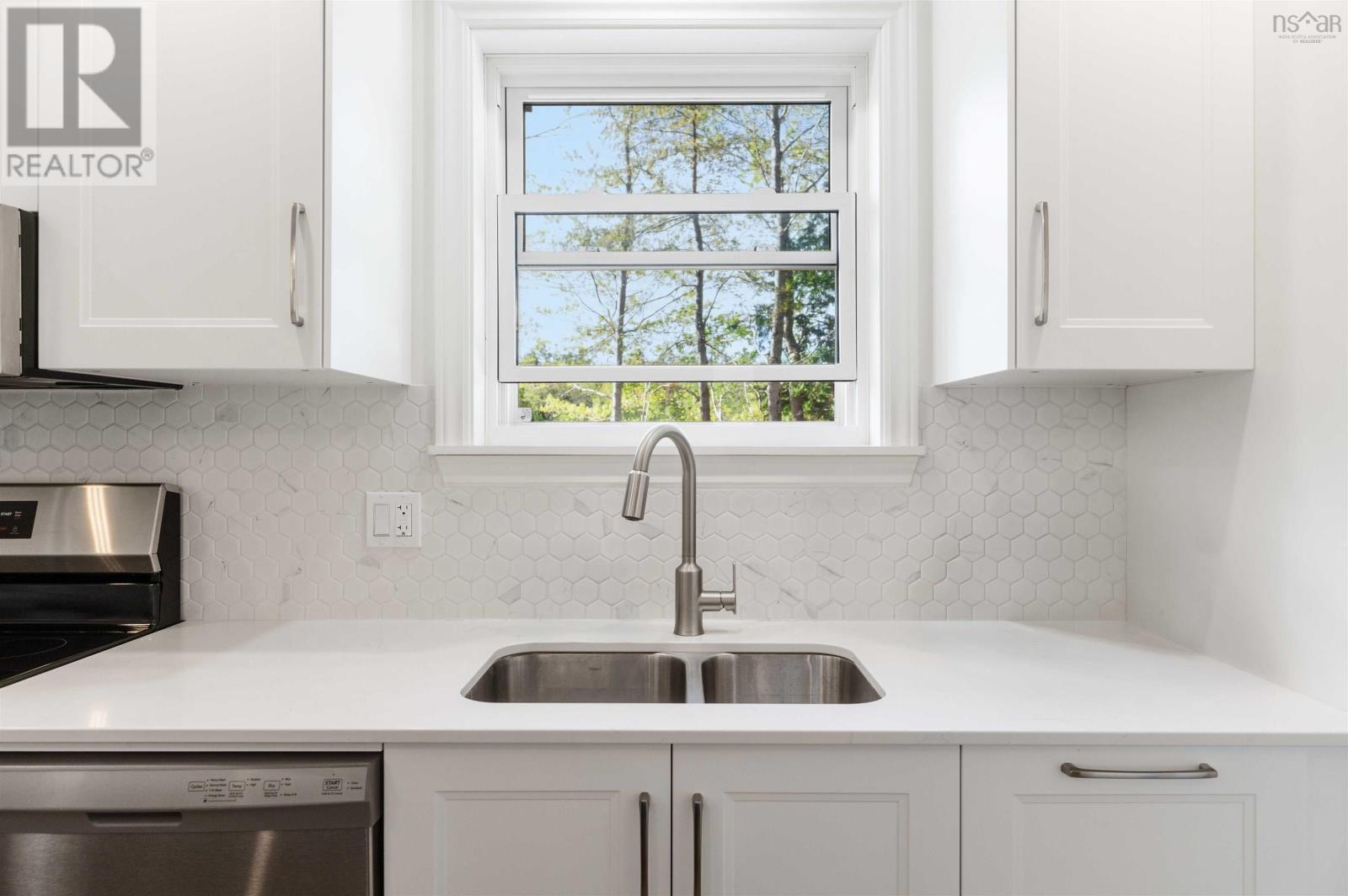 380 Hall Road - 11