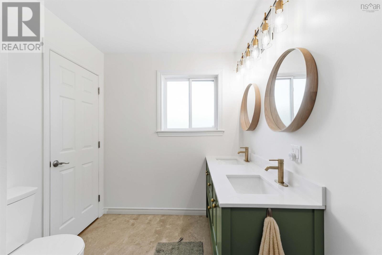 380 Hall Road - 13