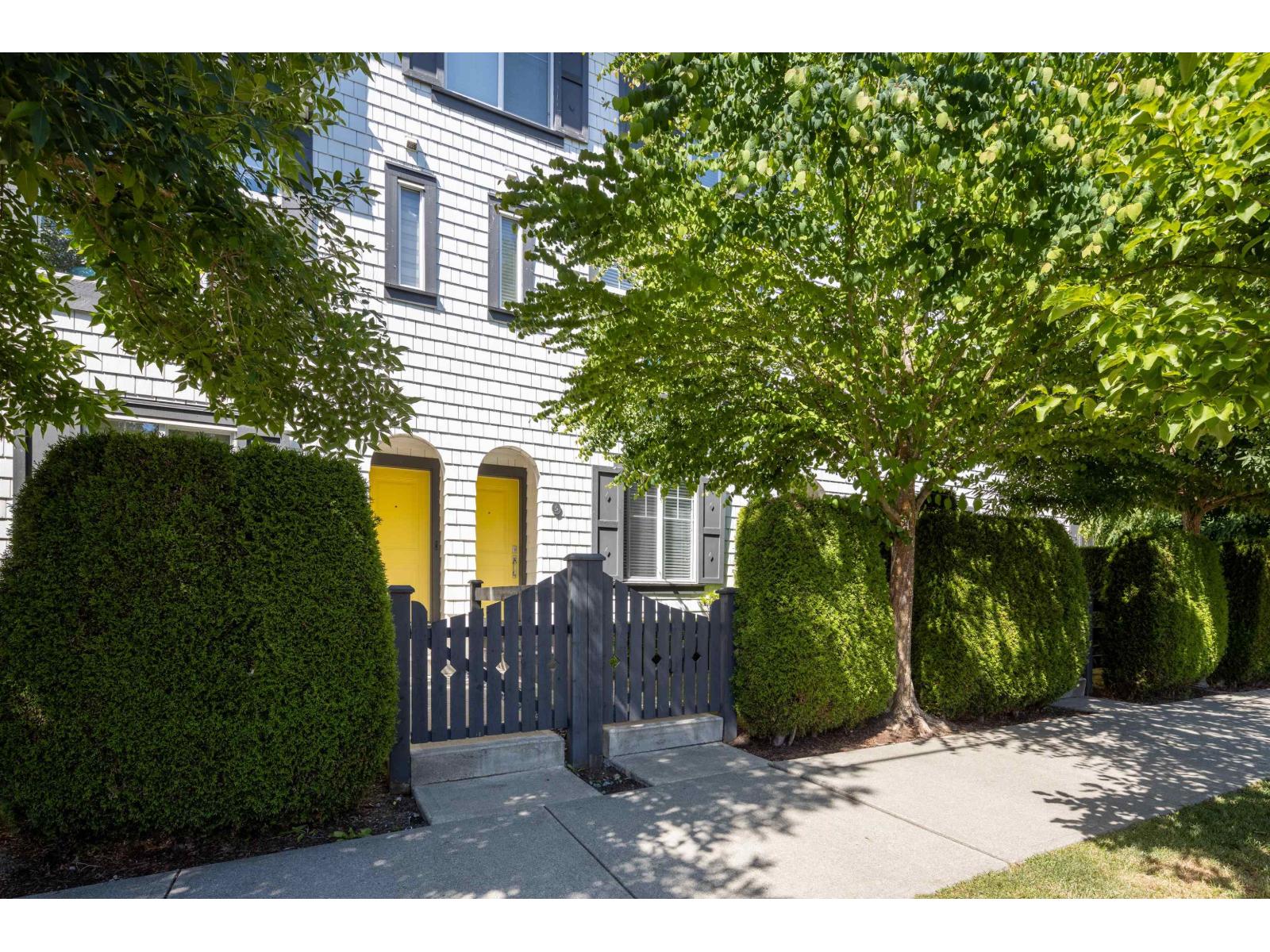 5 16357 15 AVENUE