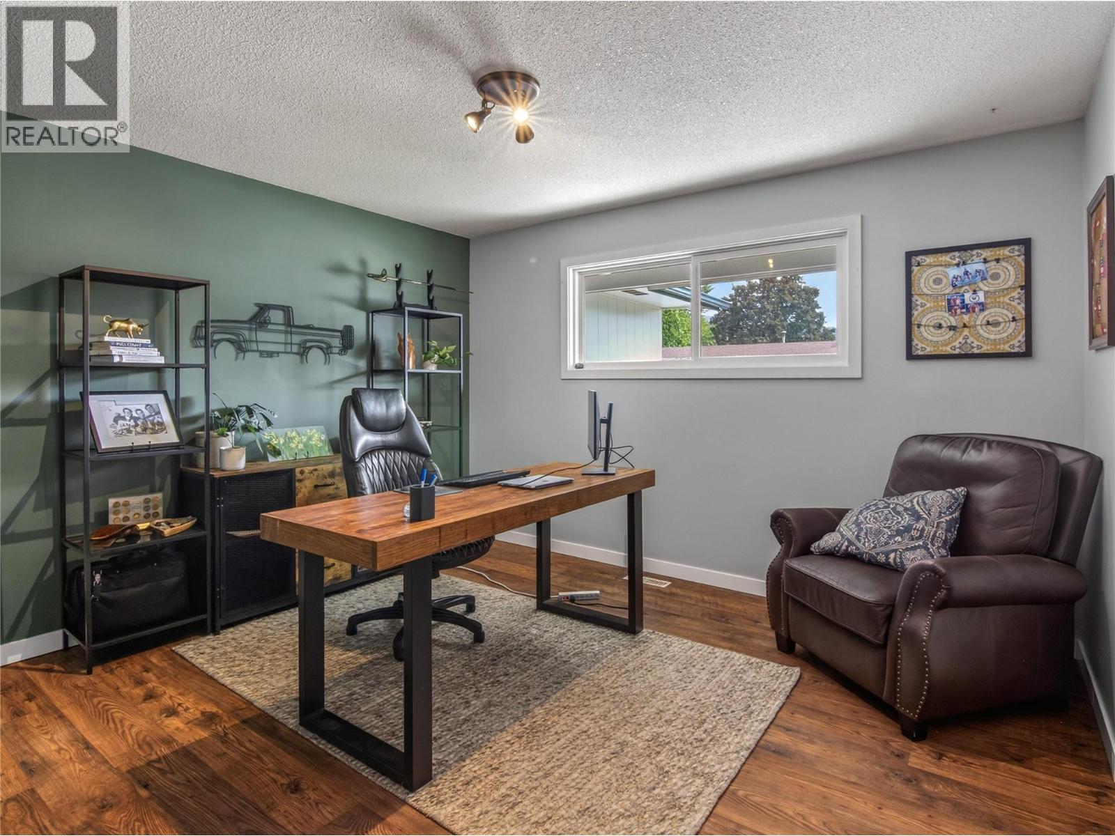 165 McCulloch Drive - 13
