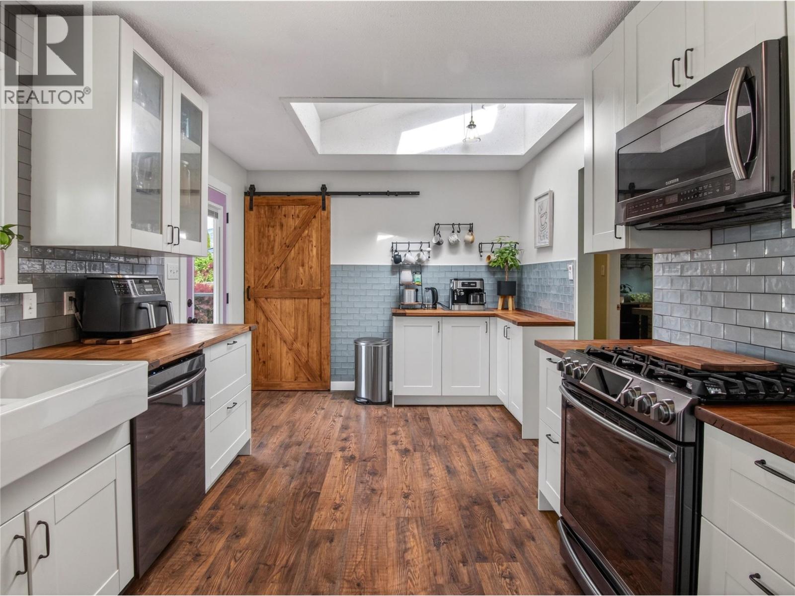 165 McCulloch Drive - 10